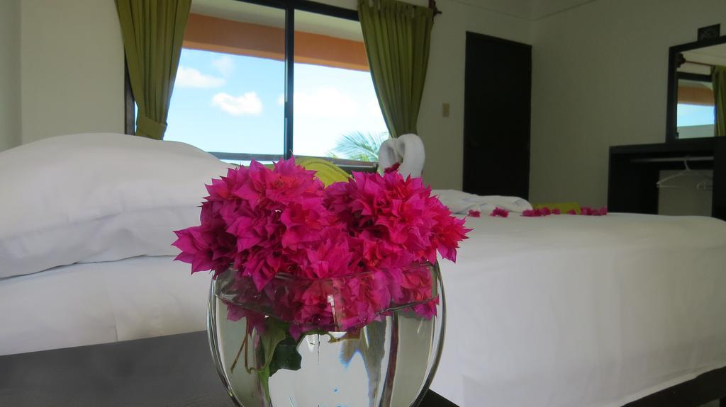 Hotel Villa De Pescadores Rio Lagartos Bagian luar foto
